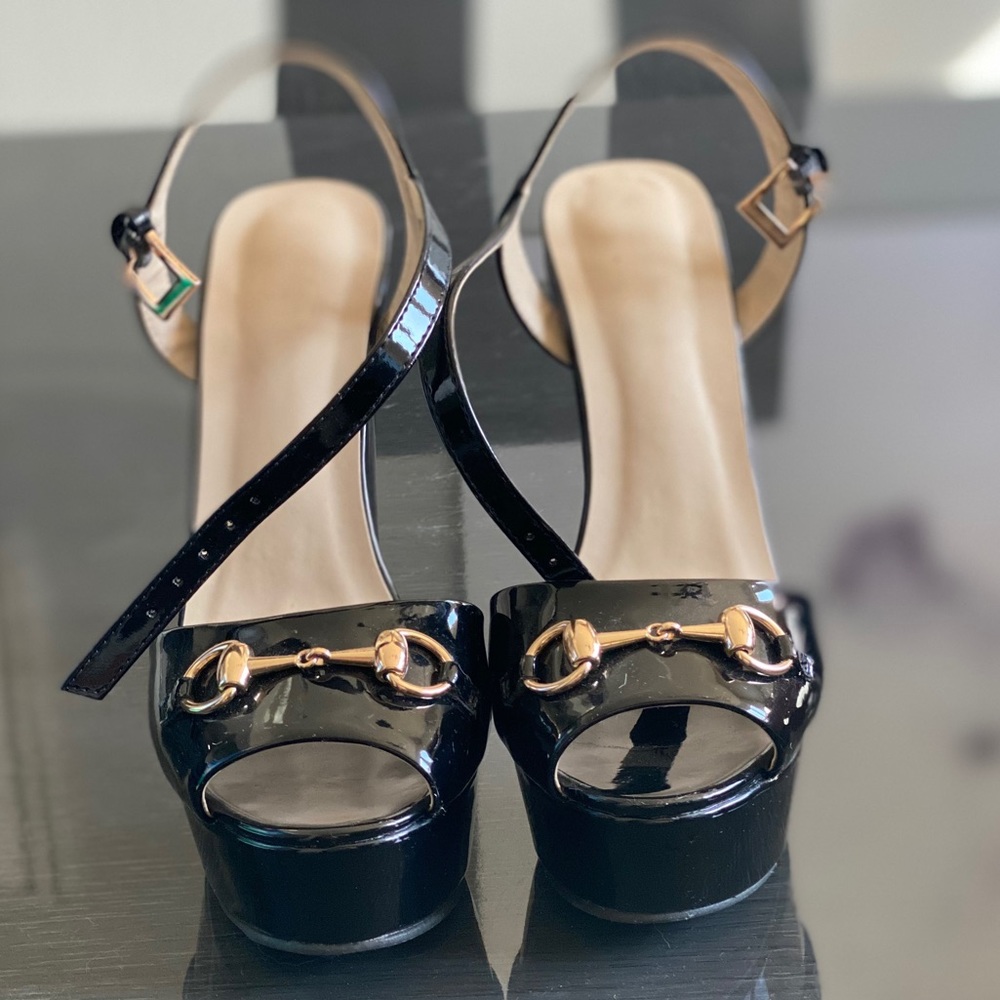 5” Patent leather platform sandals 👡